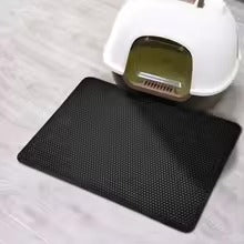 doublelayer waterproof cat litter — in use with pet
